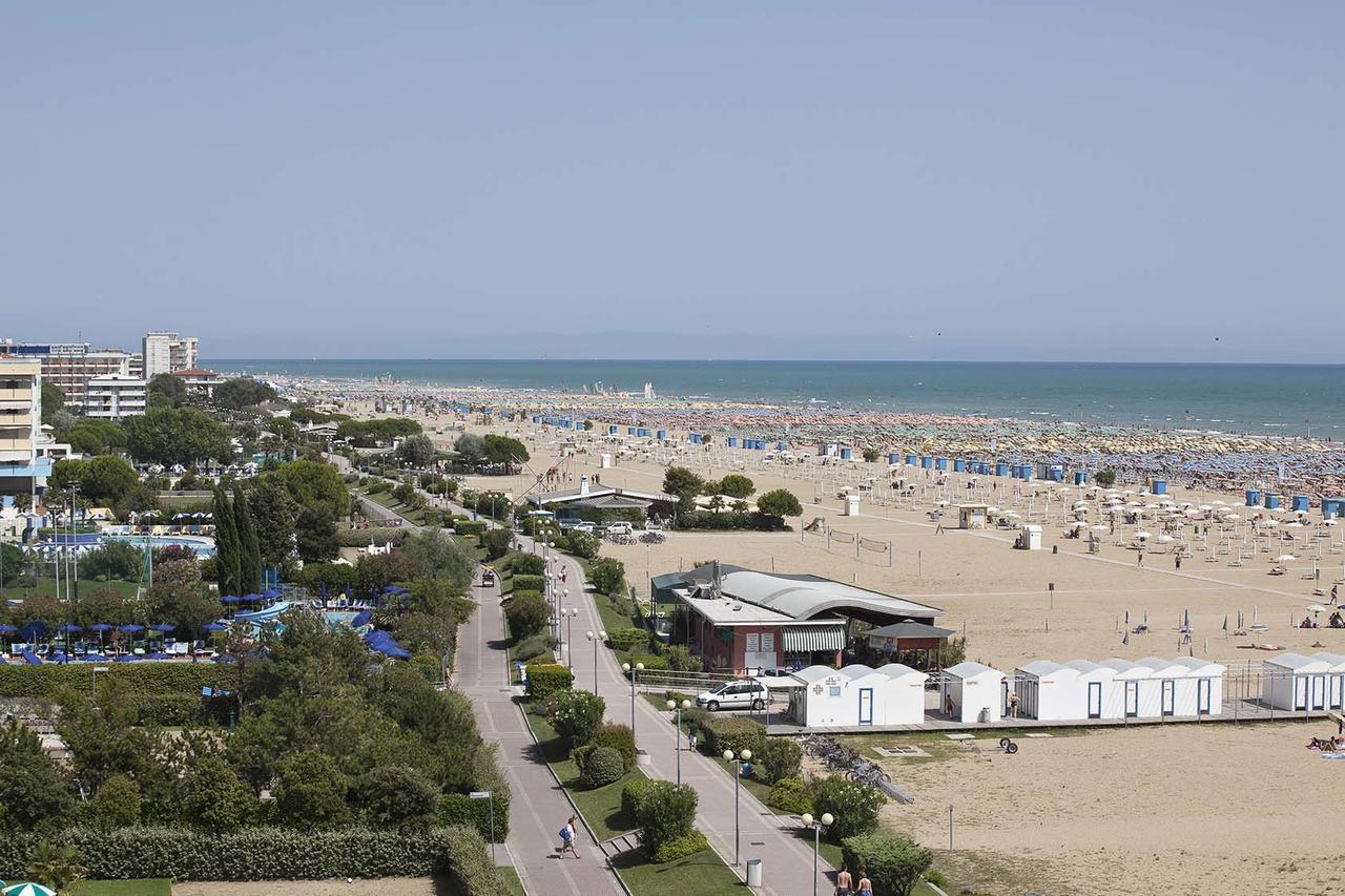 Solarium Apartment Bibione Exterior photo